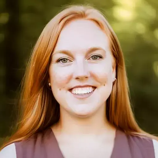 Headshot of MATHstreamer Jenn Reddig